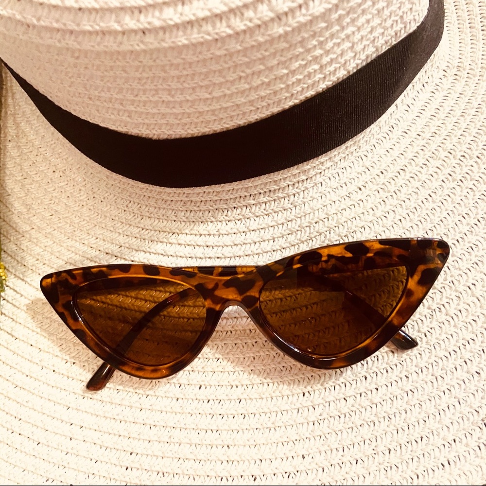 🕶RESTOCK🕶TORTOISE CATEYE TRENDY SUNNIES🕶HOST PICK - Picture 5 of 6